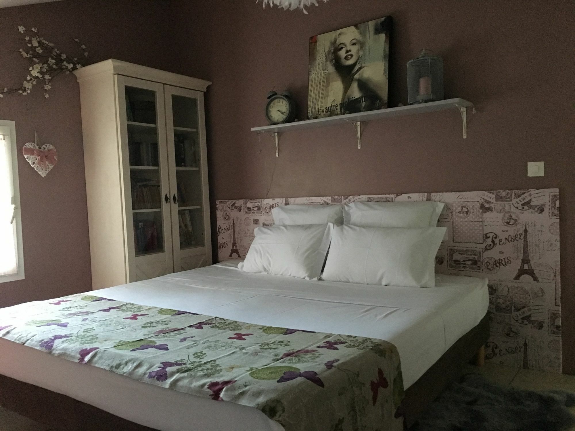 House With 5 Rooms In Etang Sale, With Wonderful Mountain View, Enclos Экстерьер фото
